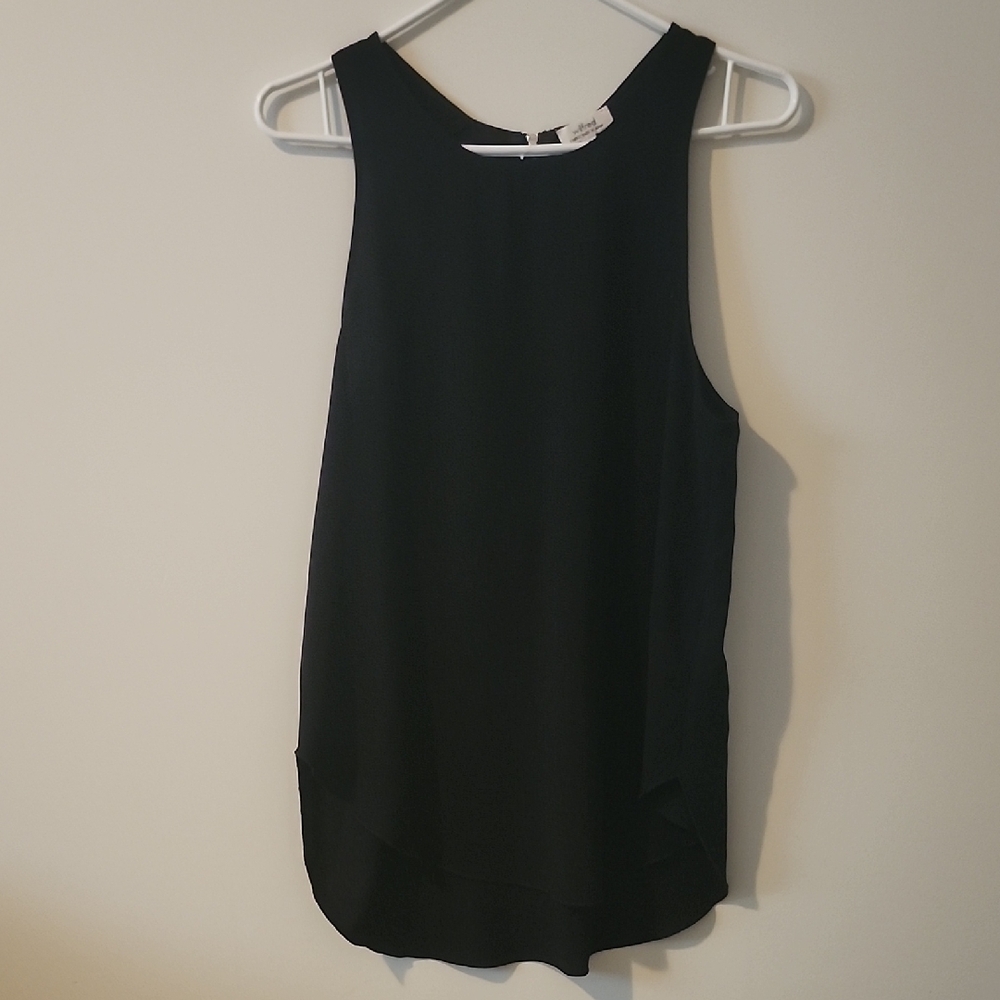 Wilfred Classic Black Flowy Tank Top